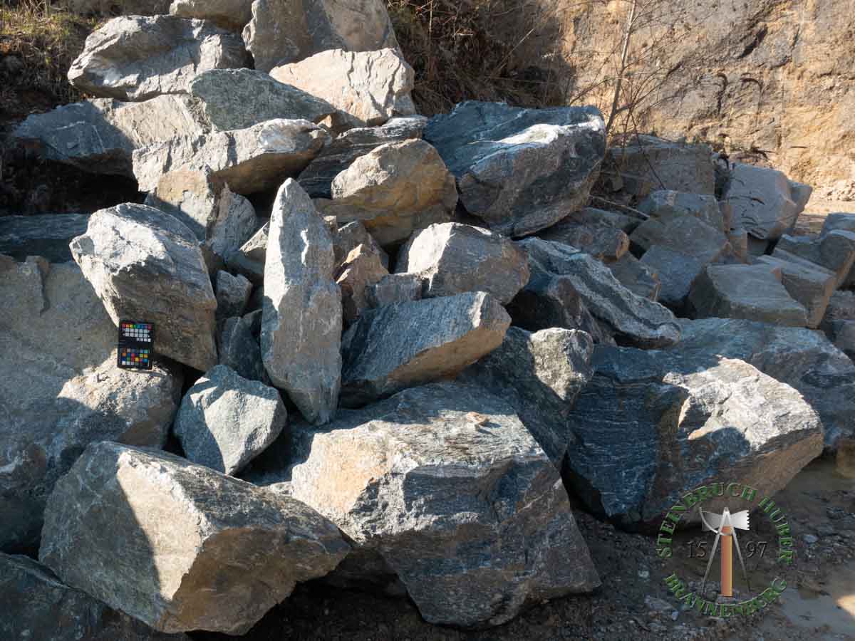 Findlinge - Gneis Felsen 40-160 - Fin-13303-01_03 - Steinbruch Huber